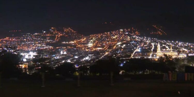 Ecuador turns out some lights as it carries out power rationing for maintenance work