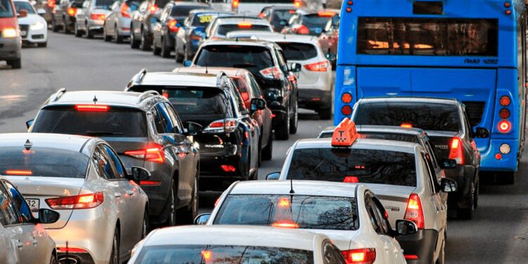 El país de América Latina con el peor tráfico vehicular de la región: conductores pierden más de 150 horas al año | Perú | el peor tráfico en Sudamérica | Perú tiene más tráfico vehicular que carros vendidos | Perú no es el que más gasta en gasolina | precio de la gasolina en Perú | que se celebra hoy en Perú | feriado en Perú | 30 de agosto | | Mundo