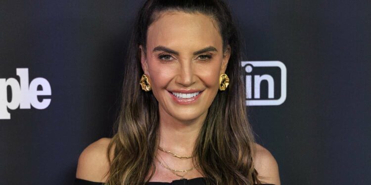 Elizabeth Chambers Attends First Event After Moving Back to L.A. from Grand Cayman