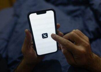 Elon Musk capitulates, complies with legal orders in Brazil