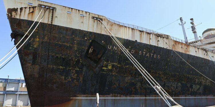 Florida counties race to sink historic SS United States as reef
