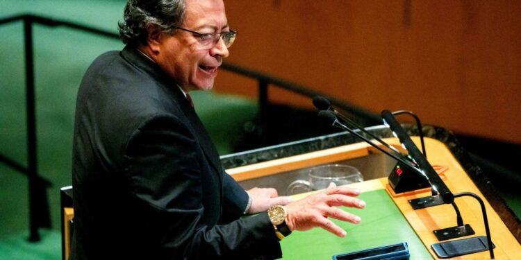 Fresh Bout of Petro Risk Sparks Rout in Colombia’s Currency