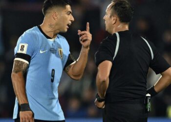 Frustrating farewell for Suarez as Uruguay held by Paraguay