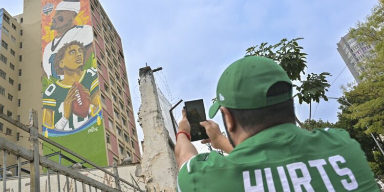 Green Bay Packers vs Philadelphia Eagles LIVE: Scores, updates, highlights, stream for Peacock Exclusive Brazil NFL Week 1 game