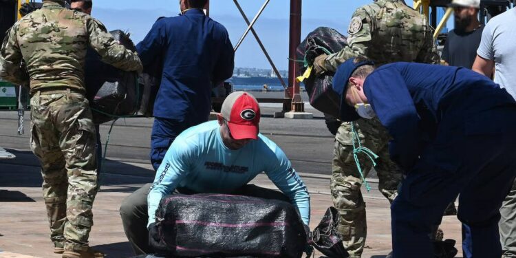 HMCS Yellowknife helps seize 1,400 kilograms of cocaine
