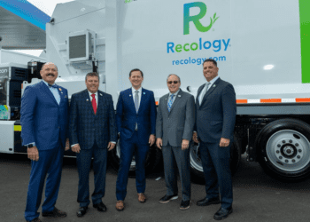 Hyzon, New Way, and Recology showcase North America’s first hydrogen fuel cell electric refuse collection vehicle
