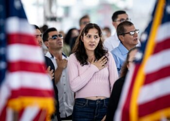 Immigrants from some 20 countries become America’s newest citizens aboard USS Iowa in San Pedro – Daily Breeze