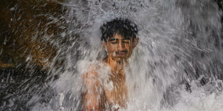 Leaders at U.N. urge world’s richest to do more on climate