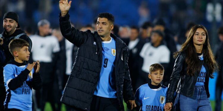Luis Suarez Bids Emotional Farewell To Uruguay Fans After Final International Game