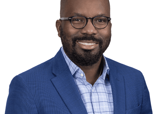 Lynn's Lubin lends a hand to Volunteers of America