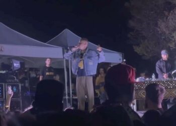 Macklemore says 'F*** America' comments at Seattle concert stem from anguish, not hate