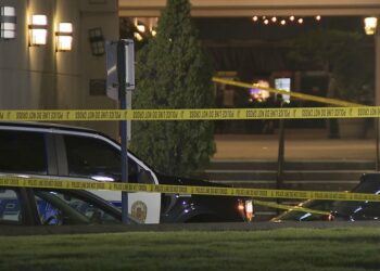 Mass shooting kills 4, injures 17 in Ala. nightlife district