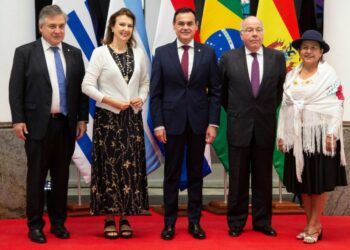 Omar Paganini, Uruguay’s foreign minister, from left, Diana Mondino, Argentina’s foreign affairs minister, Rúben Ramírez Lezcano, Paraguay’s foreign affairs minister, Mauro Vieira, Brazil’s foreign affairs minister, and Celinda Sosa Lunda, Bolivia’s foreign affairs minister, stand for a group photo ahead of a Mercosur meeting in Asunción, Paraguay, on January 24, 2024.