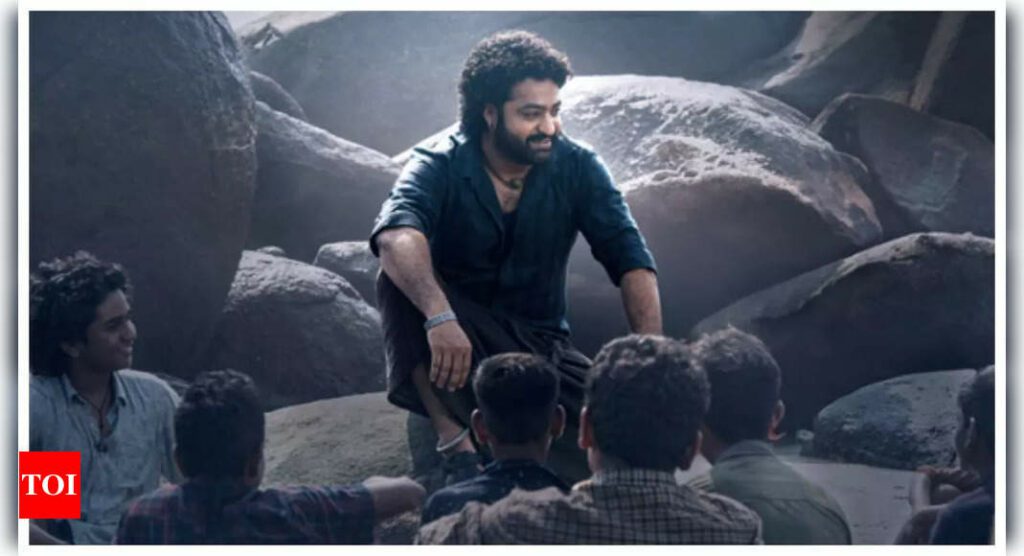 NTR Jr’s Devara crosses US $1 million mark in advance booking in North America | Hindi Movie News