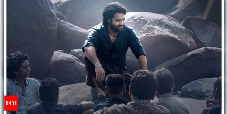 NTR Jr’s Devara crosses US $1 million mark in advance booking in North America | Hindi Movie News