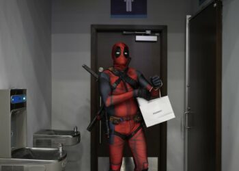 One Extraordinary Photo: ‘Deadpool’ in a spontaneous moment at Comic-Con