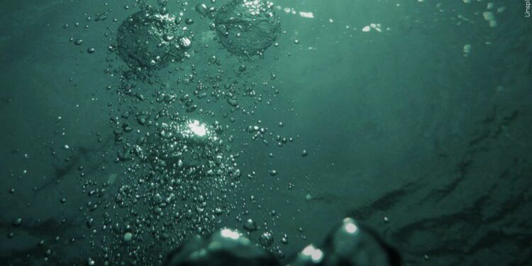 One person dead, one missing after going underwater in Arizona river