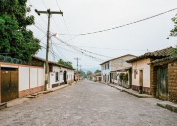 Panic in Honduras as mass prison escape attempt leaves two dead | World | News