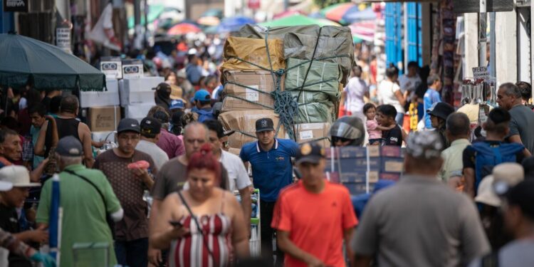 Peru Cuts Interest Rates to Lowest Level in Latin America