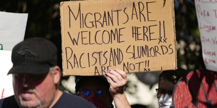 Police deny Venezuela gang has taken over rundown apartment complex in Denver suburb