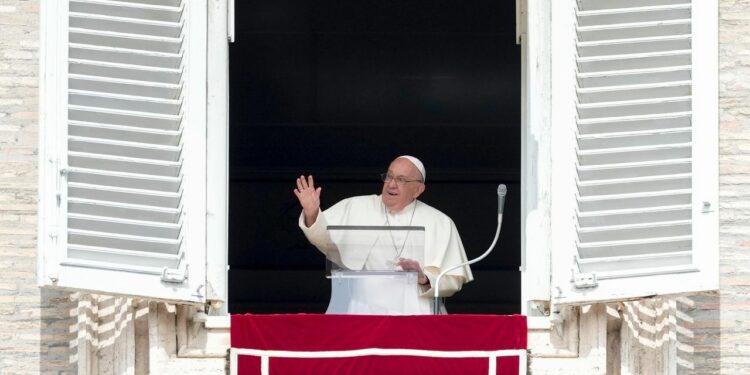 Pope denounces slaying of Honduran environmental defender