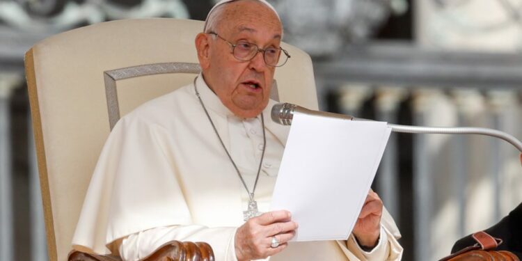 Pope expels 10 members from Peru-based Catholic movement