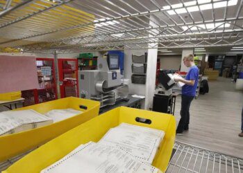 Por la familia, todo: Ruben Gallego on Running to be Arizona’s First Latino Senator | Univision News Opinion