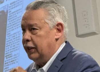 Juan Gonzalez, a former Philadelphia Daily News columnist, spoke at the Historical Society of Pennsylvania on Thursday, Sept. 26, 2024, about the migration history of Puerto Ricans to Pennsylvania.