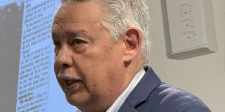 Juan Gonzalez, a former Philadelphia Daily News columnist, spoke at the Historical Society of Pennsylvania on Thursday, Sept. 26, 2024, about the migration history of Puerto Ricans to Pennsylvania.