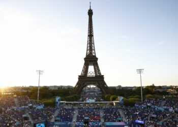 QuickCheck: Does France have 13 time zones?