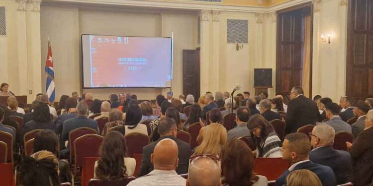 Radio Havana Cuba | Cuban Foreign Minister participates in Meeting of Cuban Residents in the US.