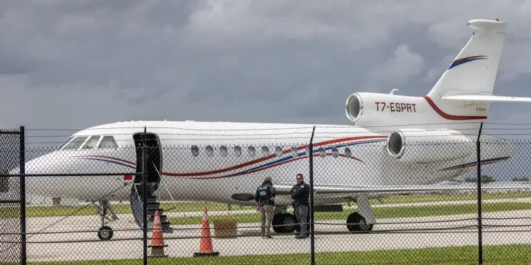 Radio Havana Cuba | Venezuela denounces hijacking of presidential plane by the United States