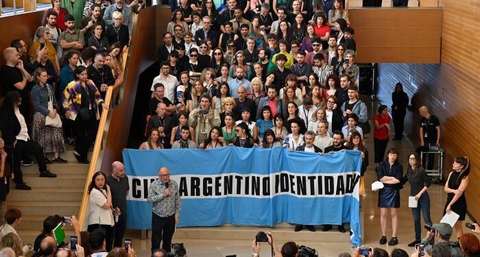 San Sebastian Hosts Demonstration For Argentina’s Film Industry 