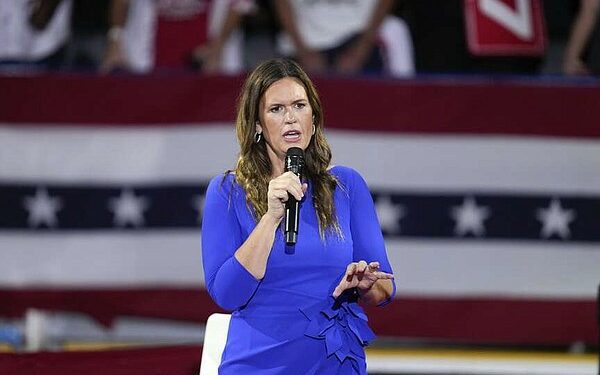 Sanders camp says Harris jab was a reference to policies | The Arkansas Democrat-Gazette