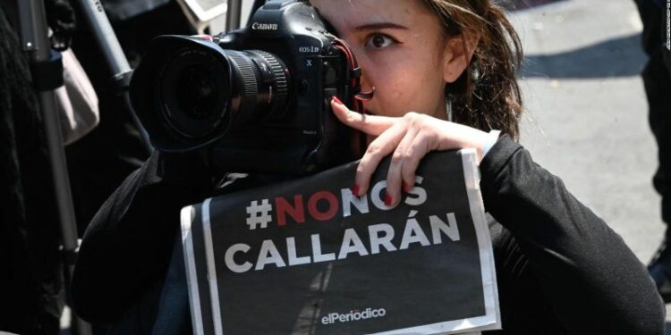 Se agrava la libertad de expresión en El Salvador, según organizaciones de prensa