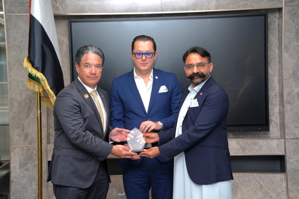 From left to right: H.E. Eduardo Arango, Vice Minister of Domestic Trade of the Republic of Panama, Mr. Mickael Mosse, CEO & Founder of Sheikh Al Maktoum NEO Technologies, and Dr. Munir Ahmad, CEO of the Royal Office of H.H. Sheikh Abdul Hakim Al Maktoum