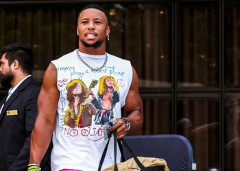 Sights and sounds ahead of the Eagles-Packers showdown in Brazil