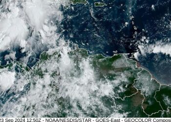 Southeast US under major storm warning as hurricane watch issued for parts of Cuba and Mexico