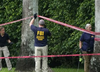 The Secret Service again faces scrutiny after another gunman targets Trump