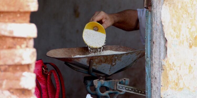 The ration book in Cuba: from dependence to hunger
