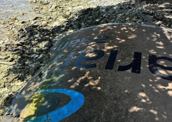 Tourist finds space rocket debris on snorkeling trip in Honduras