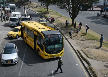 Truck Drivers Paralyze Colombia’s Capital After Diesel Price Hike