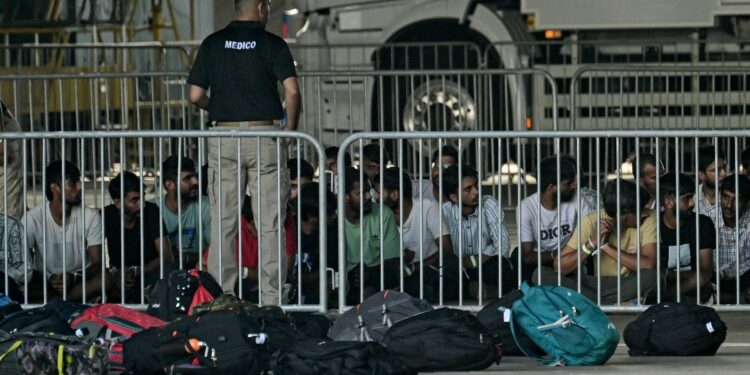 Amit Shah released BJP&#39;s manifesto for Jammu and Kashmir elections (File photo- PTI)