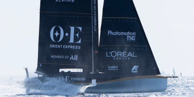 Unicredit Youth America’s Cup : début de la compétition pour l’Equipe de France jeune Orient Express - L’Oréal Racing Team