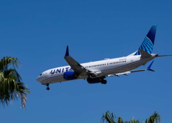 United to increase air capacity to Grand Cayman this winter