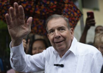 Venezuela: Opposition candidate González leaves country for asylum in Spain