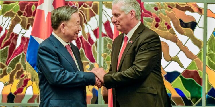 Vietnam president reiterates support for Cuba during official visit