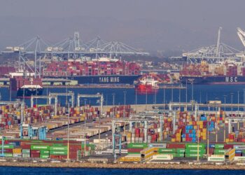 What a looming dock workers' strike in the East means for California