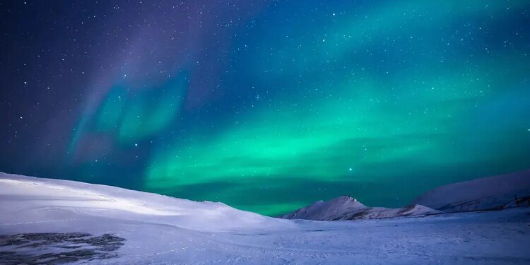 When will the northern lights be most visible during the fall, and where will they be best seen in the USA?