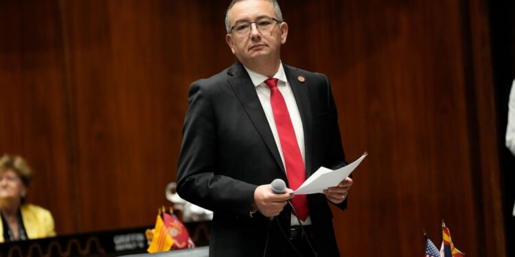 With immigration and abortion on Arizona's ballot, Republicans are betting on momentum